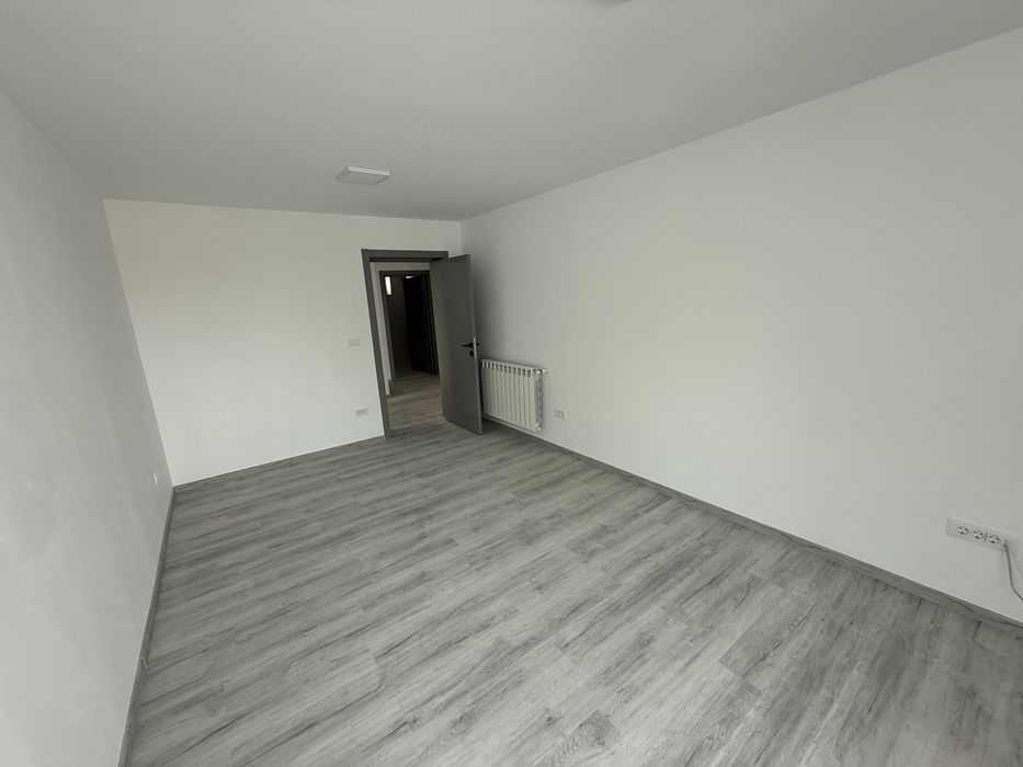 Spatiu comercial 100 mp utili