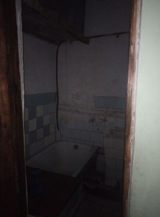 Qarshı shahar 4 mıkrarayon Anıs yon tomonida 3 xonali uy