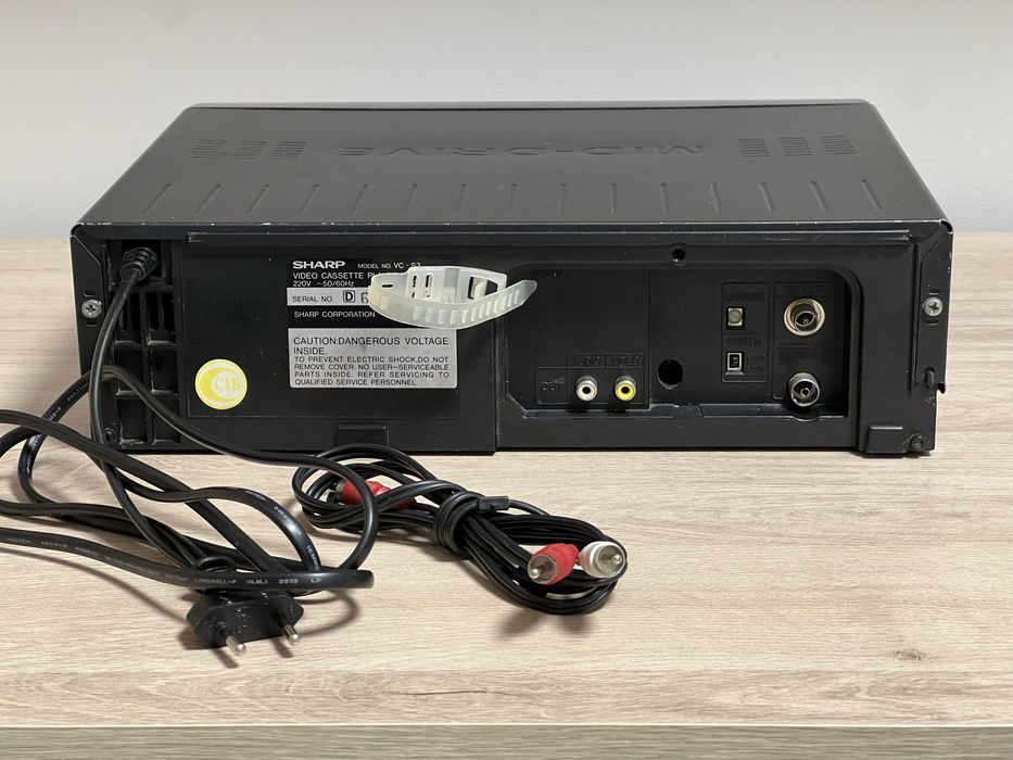Видео-магнитофон Sharp VC-S3 Karaoke. Кассеты VHS