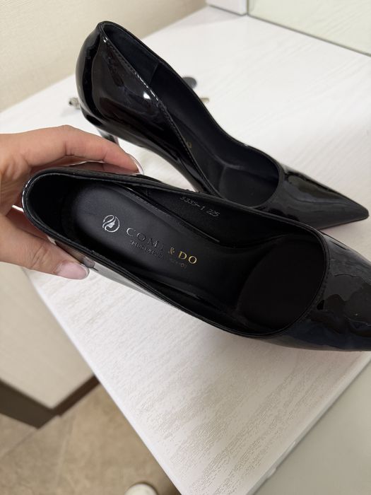 Продам лаковые туфли