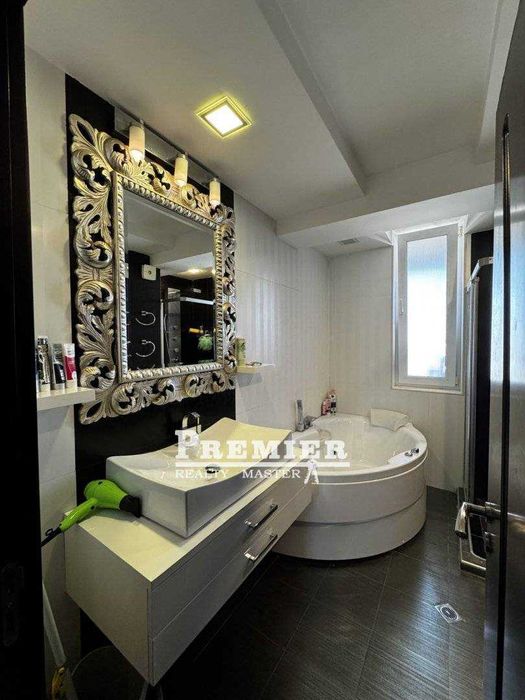 Продава се Четиристаен апартамент в Несебър - 140 кв.м за 1250 €/кв.м - Снимка #19