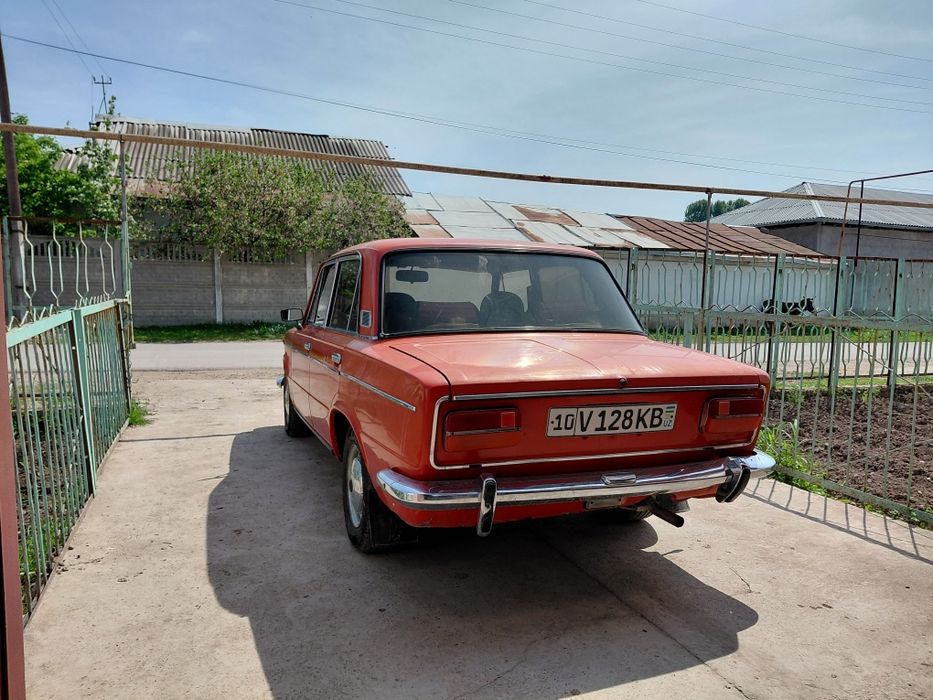 Vaz 2103 sotiladi 1981 yil.