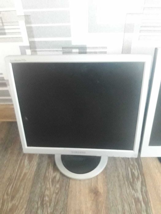 Мониторы ЖК с VGA выходом