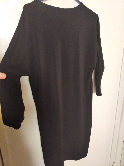 Женское чёрное платье