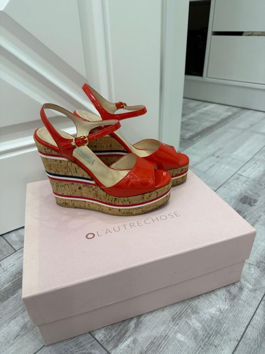 Продам стильные босоножки