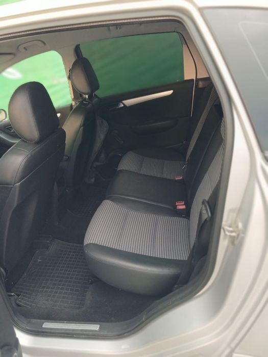 Mercedes-Benz B200