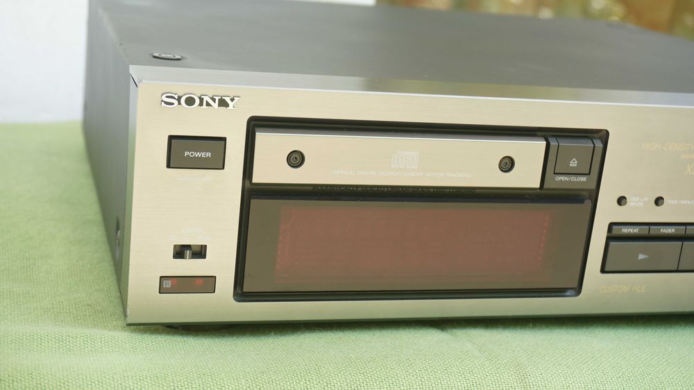 CD player SONY CDP-X33ES