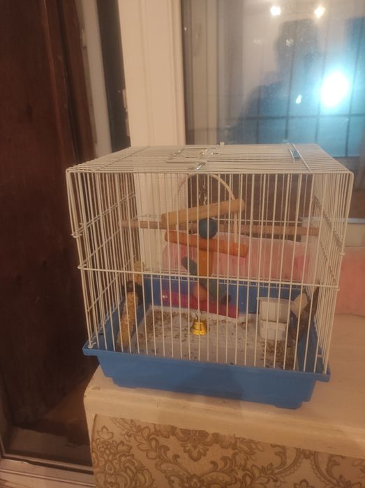 Продам клетку для попугаев
