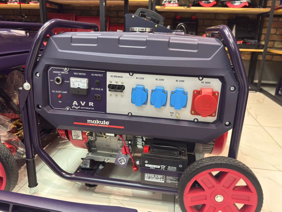 Бензиновый генератор Makute 9квт 380В