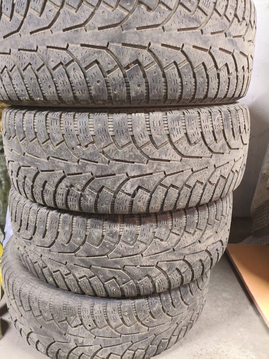 Продам шины 235/60/18