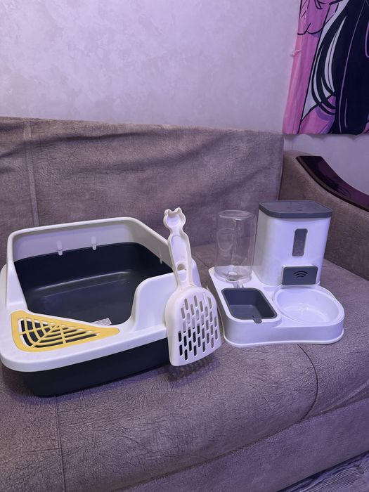 Лоток с миской и автоемкости для воды