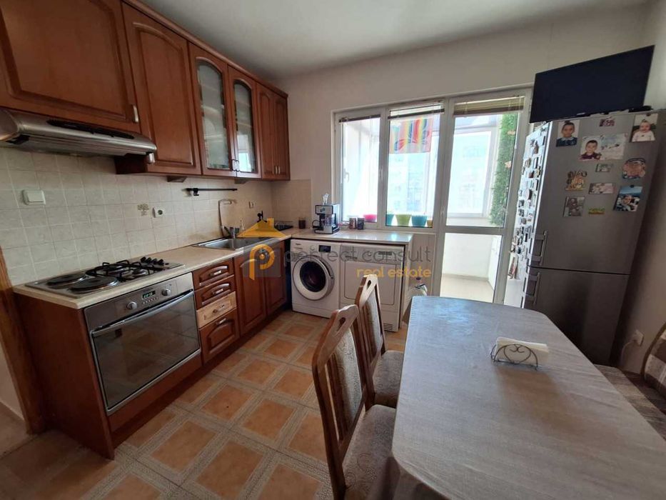 Дава се под наем Четиристаен апартамент в Пловдив, Южен - 99 кв.м за 450 € - Снимка #2