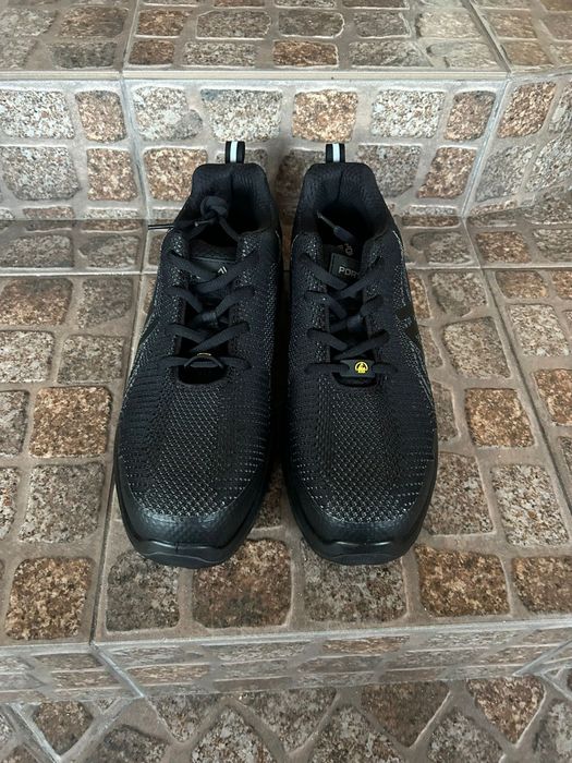 Bocanci adidași de muncă