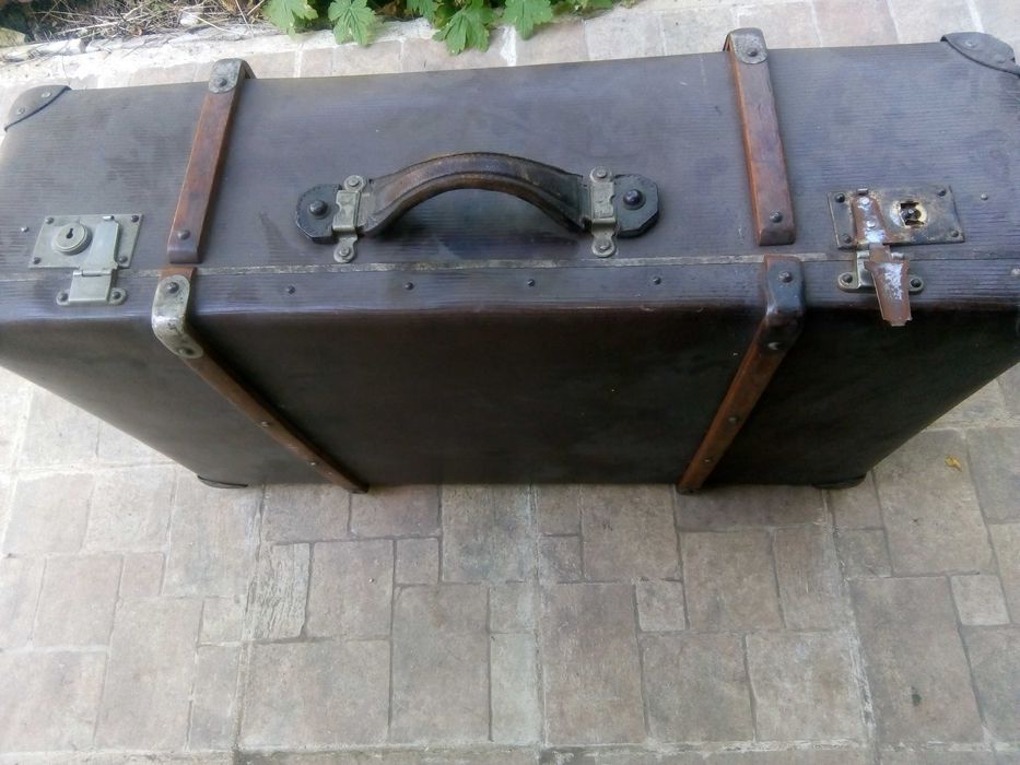 Продавам стар голям куфар ретро 190 лв