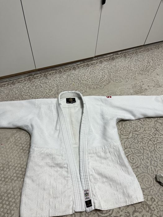 Продам кимоно для дзюдо сакура