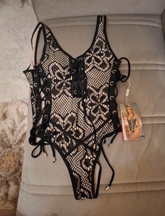 Costum baie întreg