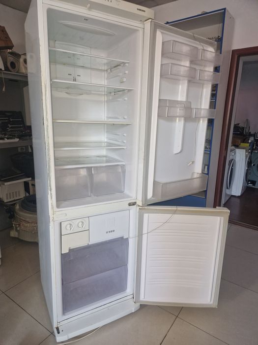 Холодильник марки samsung