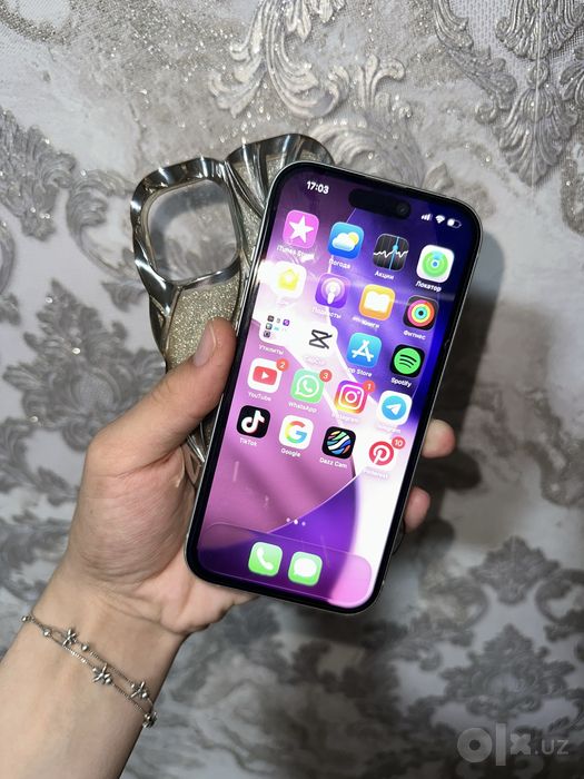 Срочно продается iPhone 15