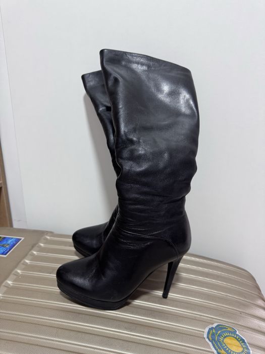 Зимние кожаные сапоги