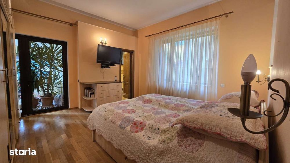 Vila Busteni la liziera padurii