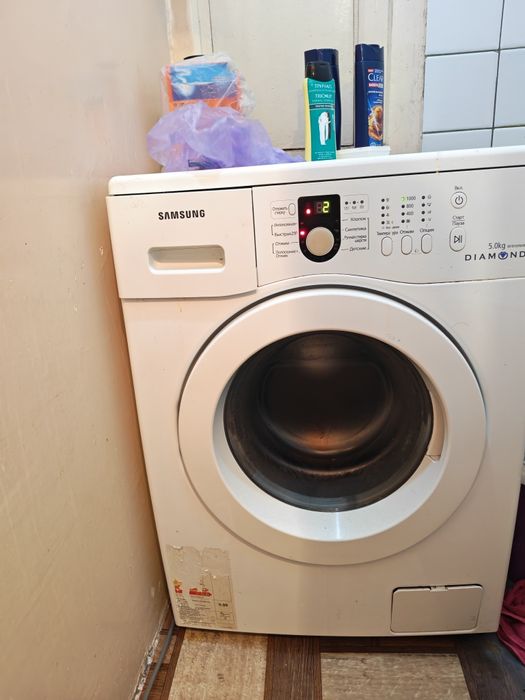 Kir moshina sotiladi