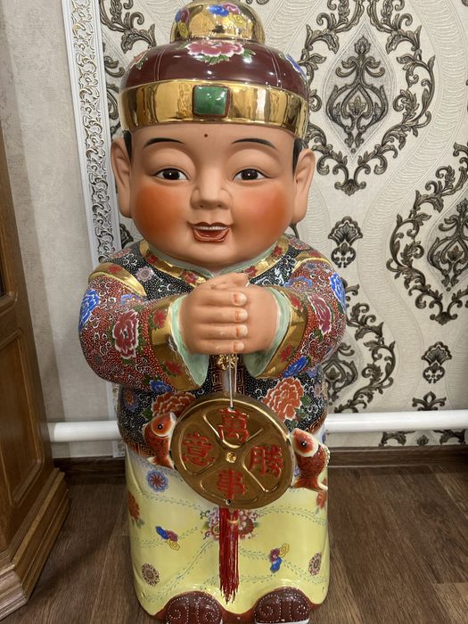 Статуи фарфоровые