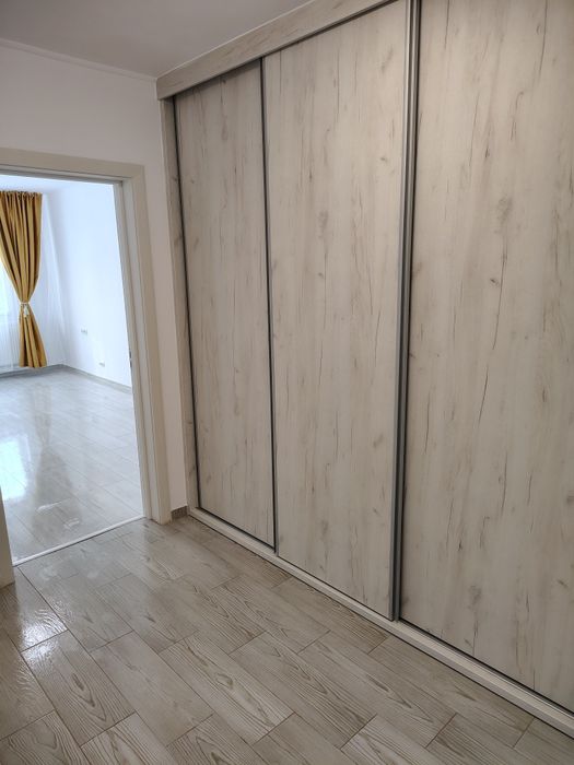Apartament de 65 mp cu 2 camere și 2 balcoane, semidecomandat, etaj 3