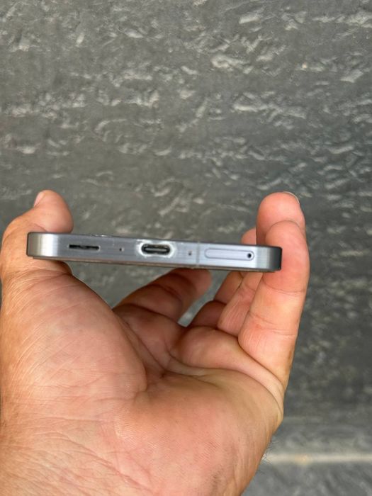Samsung Galaxiy A56 holati ideal karpka dakument