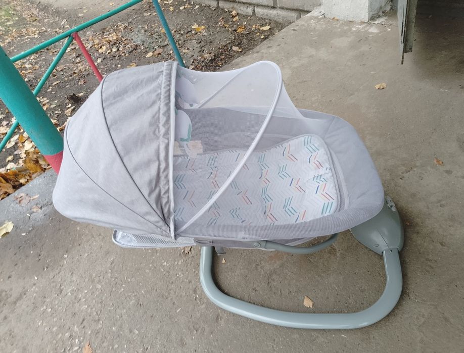 Продам коляску для новорожденных