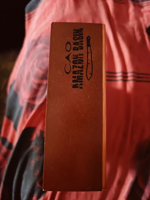 Празни  кутии  от  пури