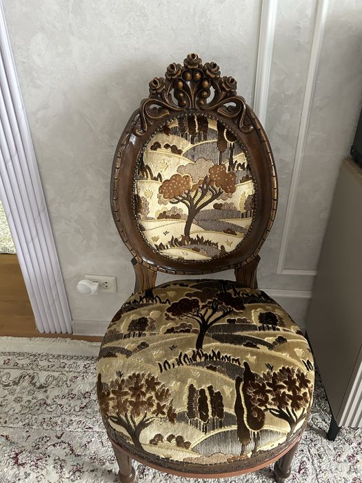 Дубовые кресла из ОАЭ