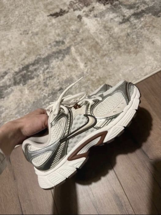 Nike V5 RNR brown