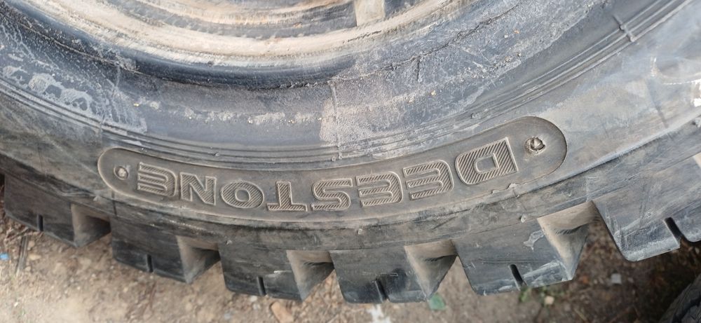 Шины на кару продам