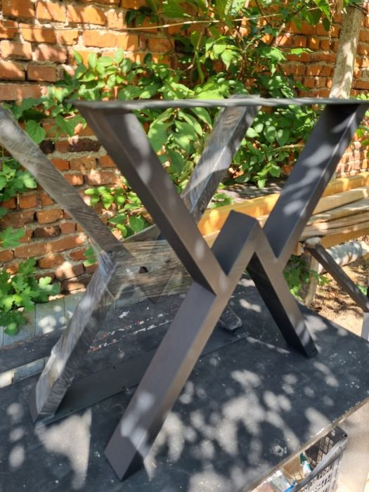 Метални крака за трапезни, холни маси и пейки