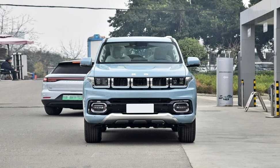 25% тулов билан BAIC BJ60 2024нақд, автокредит,TRADE INга сотилади