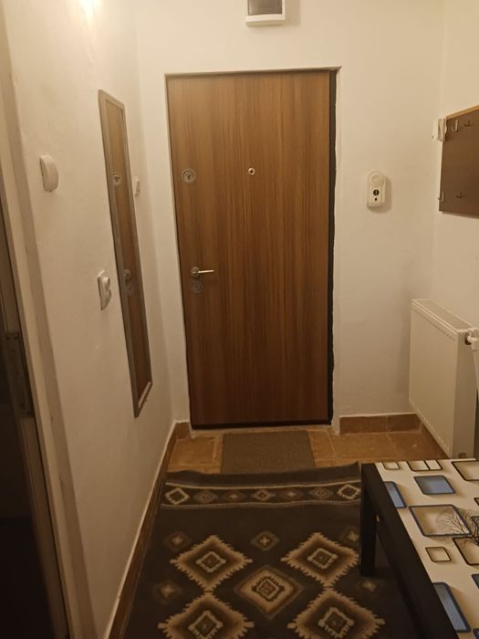 Garsonieră de închiriat.