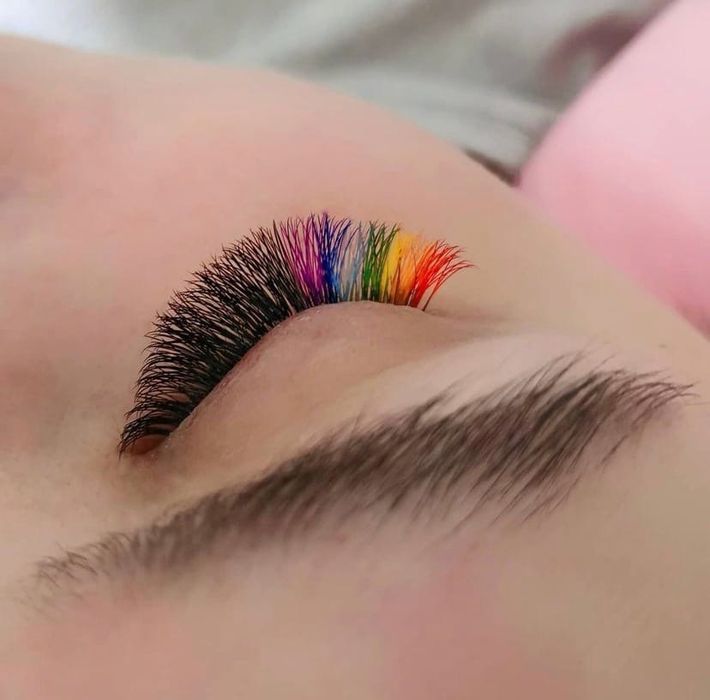 Наращивание ресниц, центр стекляшка