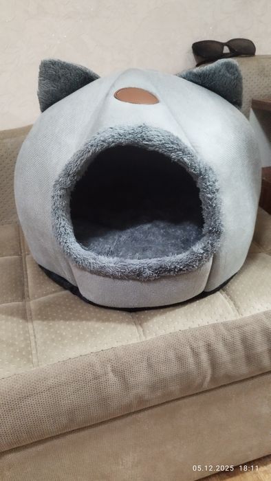 Лежанка-домик для кошек