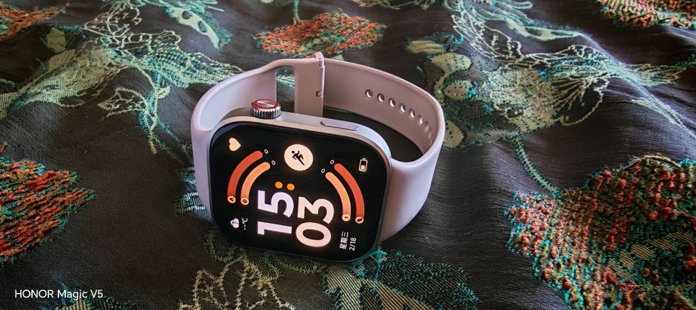 Продавам Redmi watch 6, купуван от Китай, с английско меню.