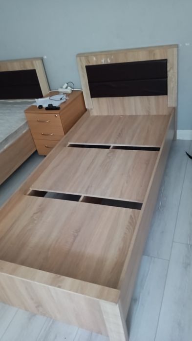 Продается кровать 90х200