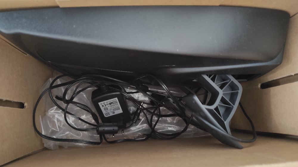 Кормило Logitech Momo Racing Force Feedback Wheel