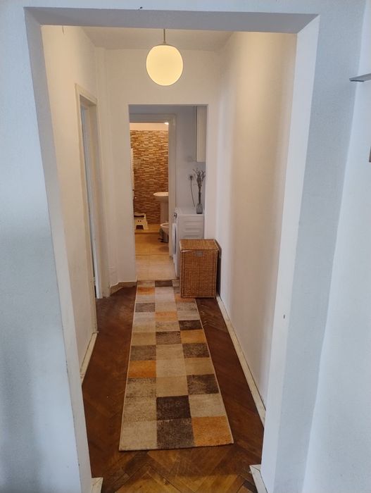 Închiriez ap 4 camere