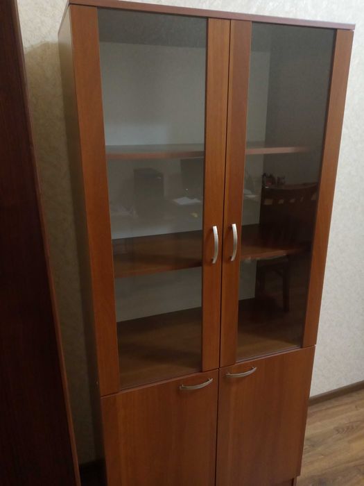 Шкаф для дома или офиса, 4 двери(2 стеклянные)