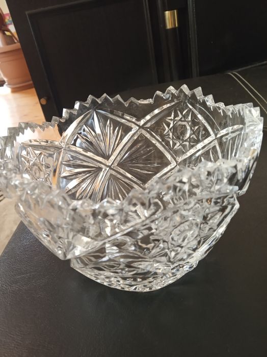 Сервиз чаши от цветен кристал, фруктиери, купи,чинии оловен  кристал