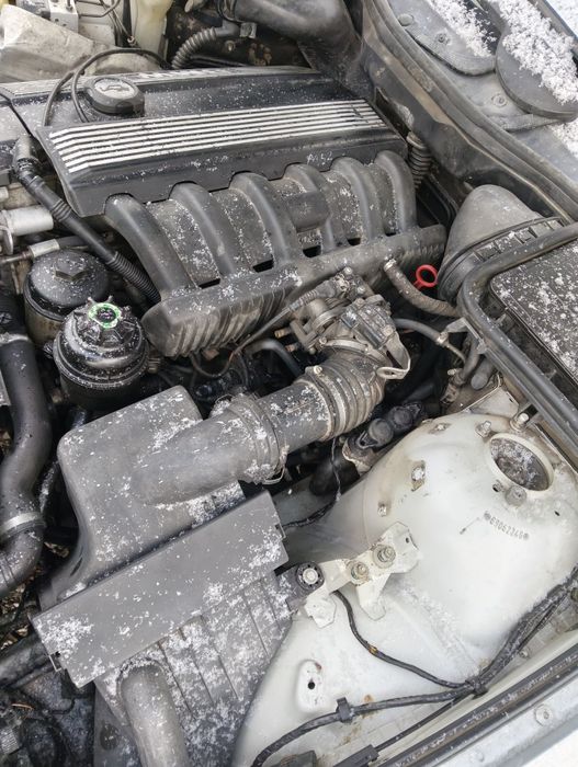 Двигател  БМВ е39 М54 в25.