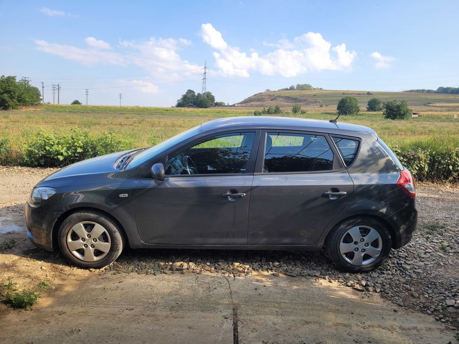 Kia Ceed 2010, 1,4 benzina