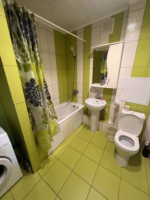 Сдам помесячно двухкомнатную квартиру