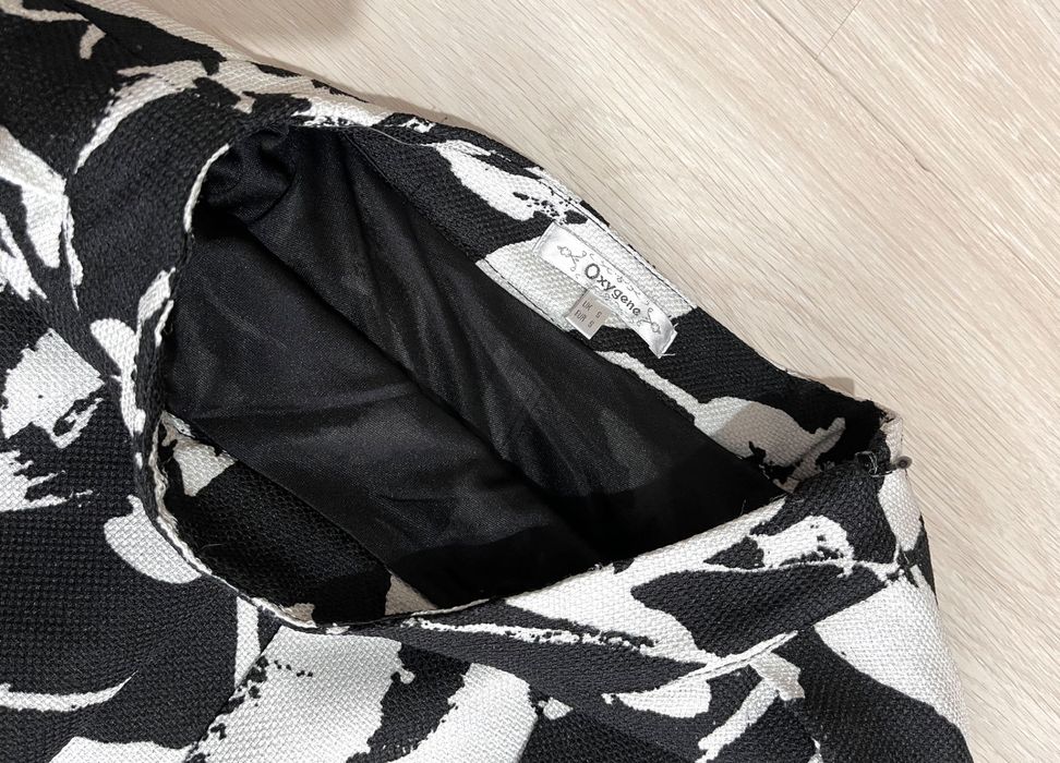 Fusta ampla evazata alb negru