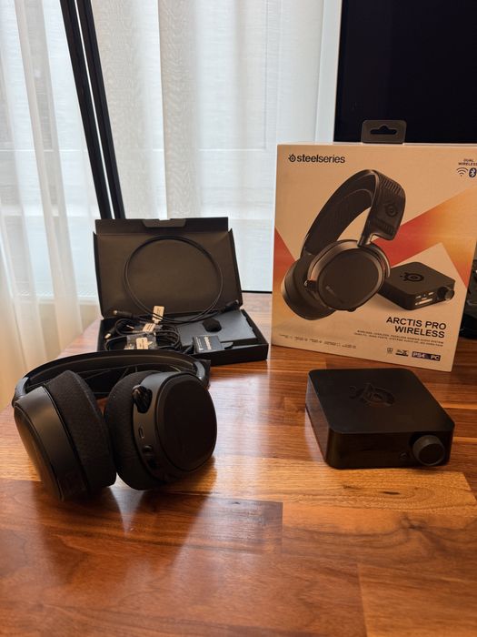 Casti gaming Arctis Pro Wireless