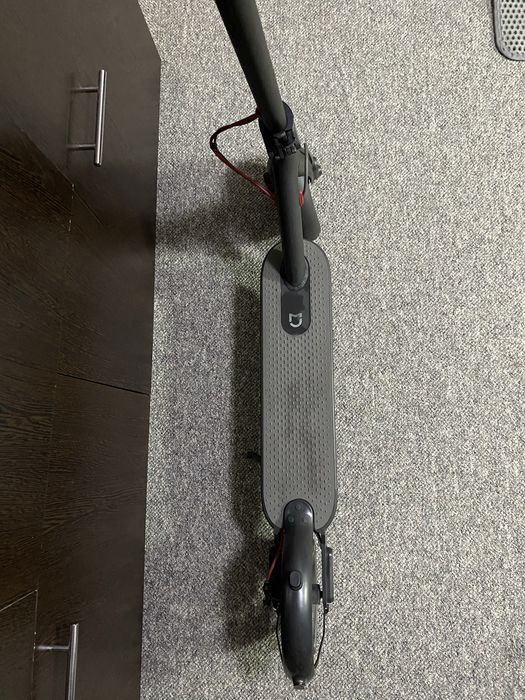 Продам электросамокат xiaomi